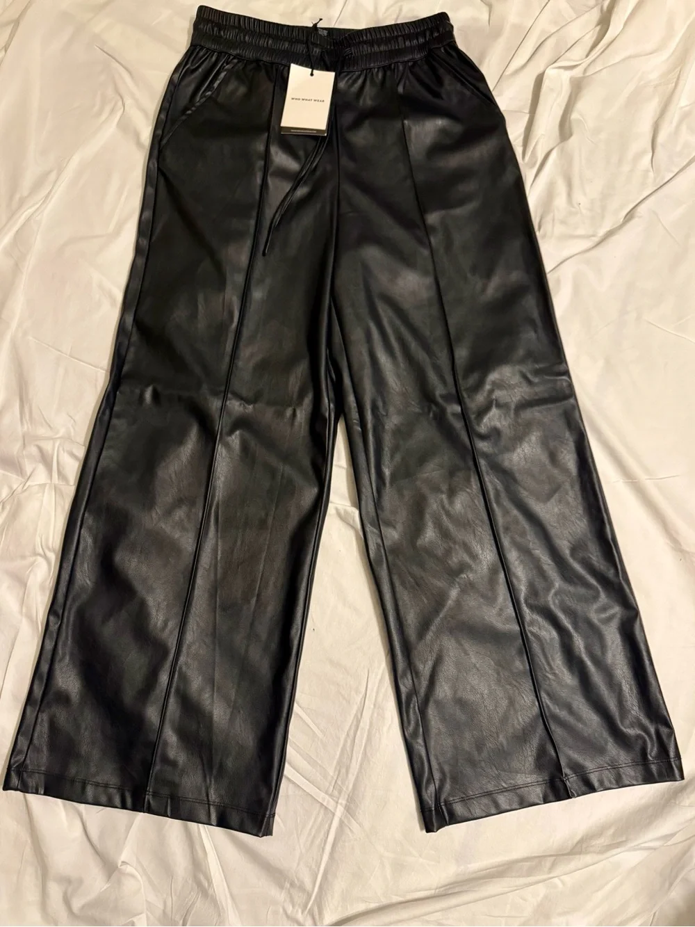 WHO WHAT WEAR Women’s faux leather wide-leg pants, size M, Black. NWT